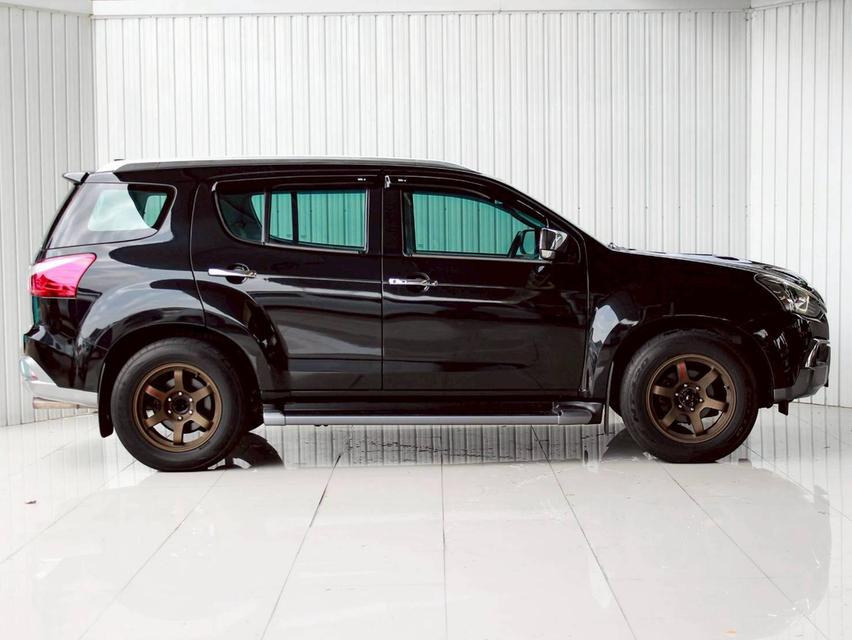 Isuzu MU-X 3.0DVD 4wd ปี17 4