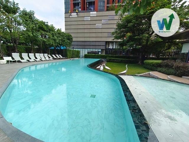 คอนโดขายถูก เดอะ เบส พระราม9 ห้องริม ชั้น 5 ขนาด 33.68 ตรม. พร้อมเฟอร์ Built-in ราคาดี พร้อมอยู่ ใกล้รถไฟฟ้า ARL ใกล้สายสีส้ม เดอะมอลล์ราม 6
