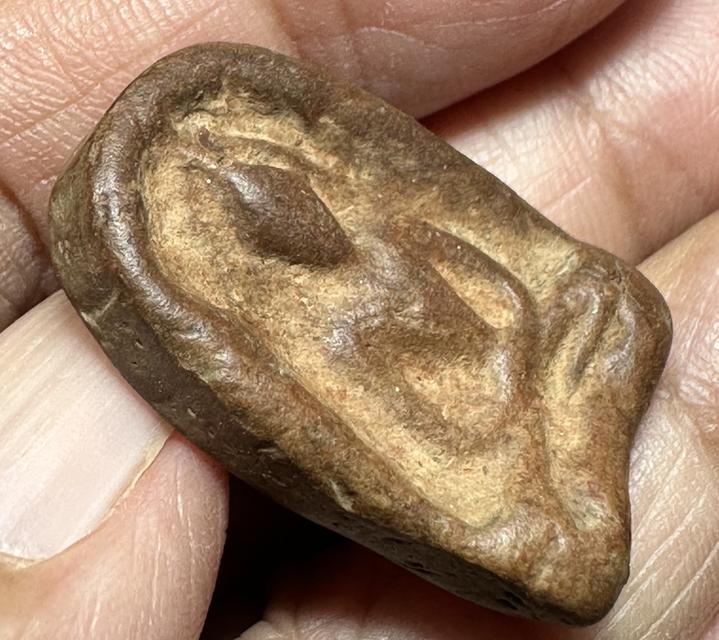 พระกำแพงซุ้มกอ พิมพ์กลาง