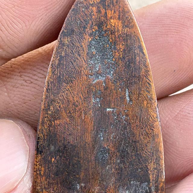 หลวงปู่ทวด วัดช้างให้ เหรียญหล่อเตารีดปี05 รูปที่ 7