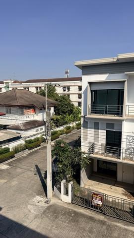 ทาวน์เฮาส์3 ชั้น @nice วัชรพล เทพารักษ์ ทำเลศักยภาพ ในราคาที่ดีที่สุดในย่านนี้ 8