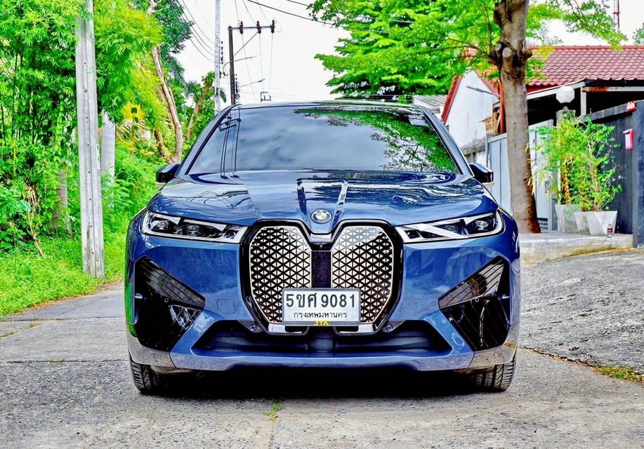 BMW iX eDrive50 Sport ปี 2021 11
