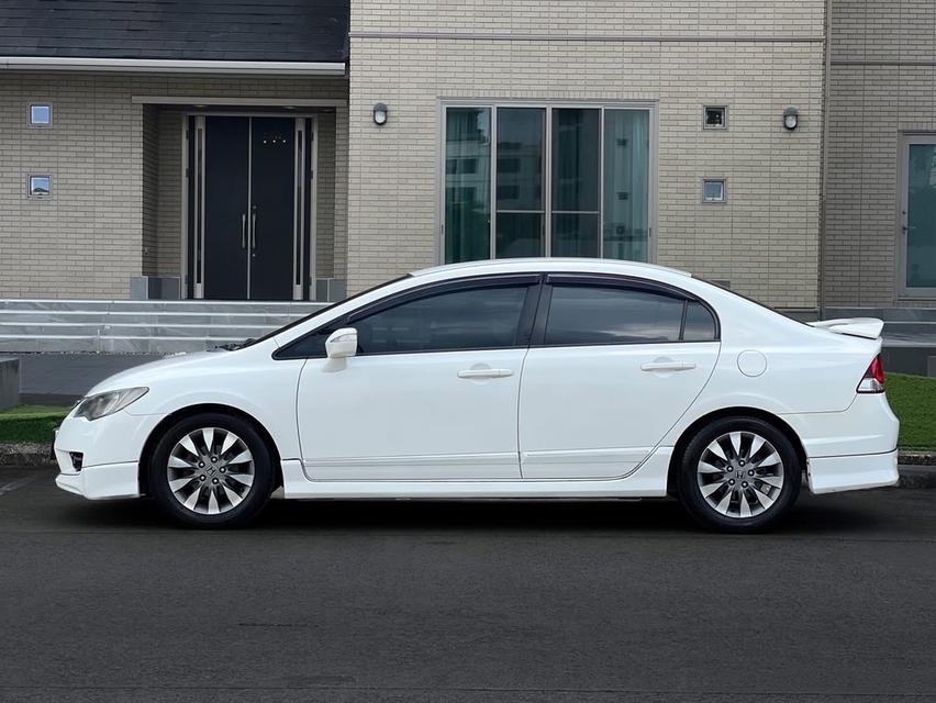 Honda Civic FD 1.8 E (AS) i-VTEC ปี 2010  (สีขาว) รูปที่ 2