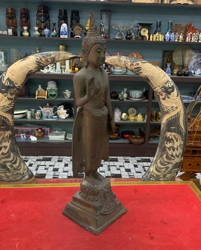 พระทองเหลืองเก่า