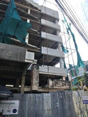 OLD BUILDING 5 storeys  AT THONG LOR SUITABLE FOR AN APARTMENT OR HOTEL 2