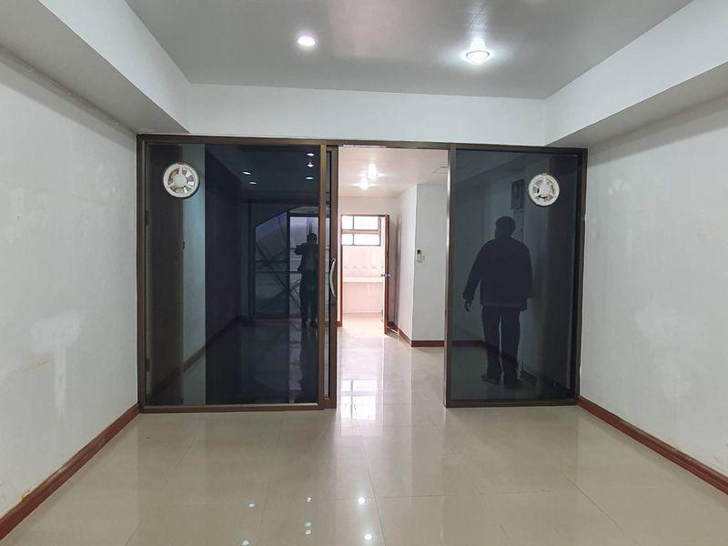 ขายตึกสีลมพลาซ่า ติดถนนสีลม ด้านหน้าเป็น#superrich#btsช่องนนทรี ราคาดีทำเลดี ติดต่อผึ้งรติ0619419639 6