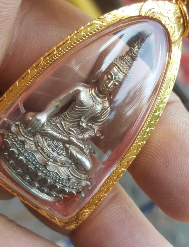พระพุทธเลี่ยมทอง