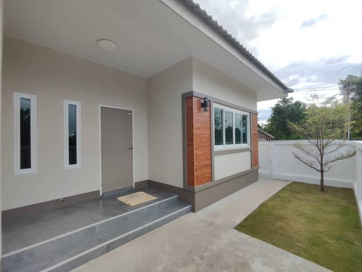 ขายบ้านเดี่ยว อำเภอสันกำแพง พร้อมอยู่ 3 ห้องนอน 2 ห้องน้ำ 2 ที่จอดรถเนื้อที่ 60 ตารางวา ราคา 2.23 ล้านบาท 3