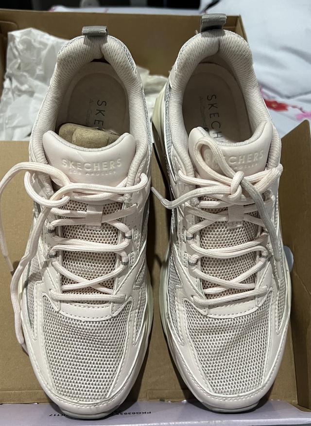 รองเท้า SKECHERS Street Tres-Air