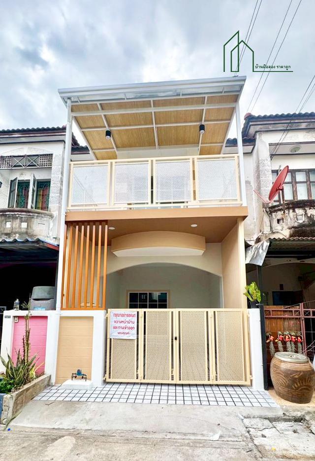 ทาวน์เฮาส์ หมู่บ้านปิยะวรารมย์ เฟส 3 ถนนบ้านกล้วย-ไทรน้อย รีโนเวทพร้อมอยู่ ฟรีโอน 2