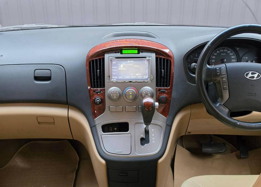 Hyundai H1 Grand Starex Premium 2012 รถมือเดียวป้ายแดง สภาพสมบูรณ์ ดูแลมาอย่างดี เซอร์วิสให้เรียบร้อย ยางใหม่ 2026 / แบตใหม่ 2026 รูปที่ 10