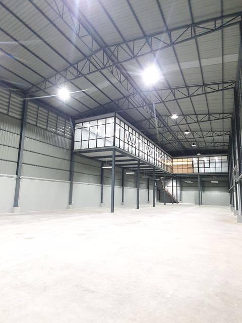 ให้เช่าโกดังพร้อมสำนักงาน 266 ตรว. 1,400 ตรม. ติดถนนใหญ่ ย่านวัชรพล รามอินทรา รถเทรนเลอร์และรถพ่วงเข้าได้ ใกล้ทางด่วน 5