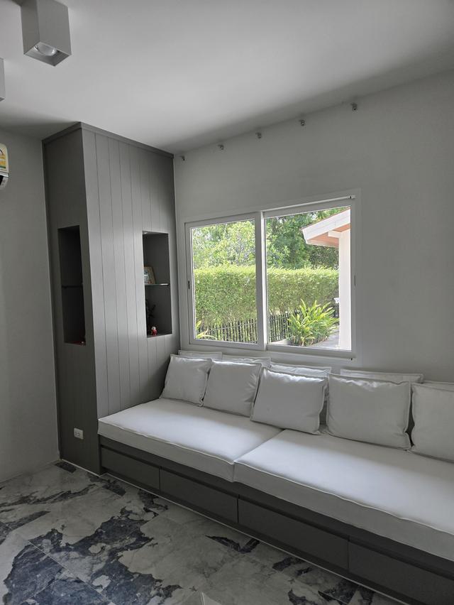 ขายบ้าน 2 หลังสไตล์โมเดิร์นตกแต่งด้วยเฟอร์นิเจอร์ built in แบบรูปราคา 7.4 ล้านบาท 4