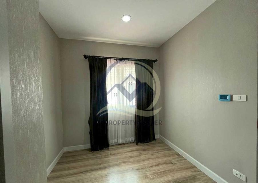 โครงการเพฟ ปิ่นเกล้า-ศาลายา ซอยอัจฉริยะพัฒนา กาญจนภิเษก บ้านเดี่ยวหรู 2 ชั้น สไตล์ Modern lconic หลังมุม เสนอขายในราคาพิเศษ  พร้อมบริการจัดสินเชื่อ 12