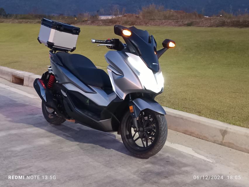 มอเตอร์ไซค์ honda forza 300 ปี2019 เอกสารครบพร้อมโอนภาษีเต็ม ไมล์ 30,000 ขาย85000