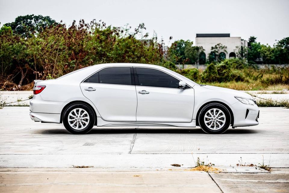 Toyota Camry 2.0G ปี 2015 สีบรอนซ์   4