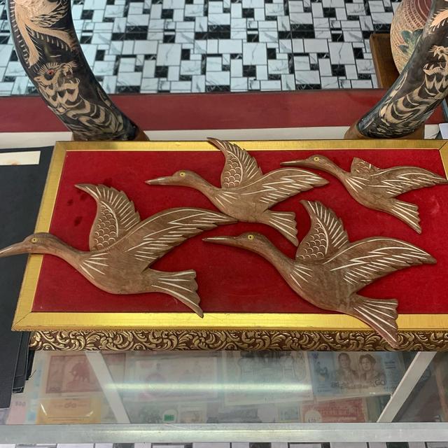 ฝูงนกไม้แขวนผนัง