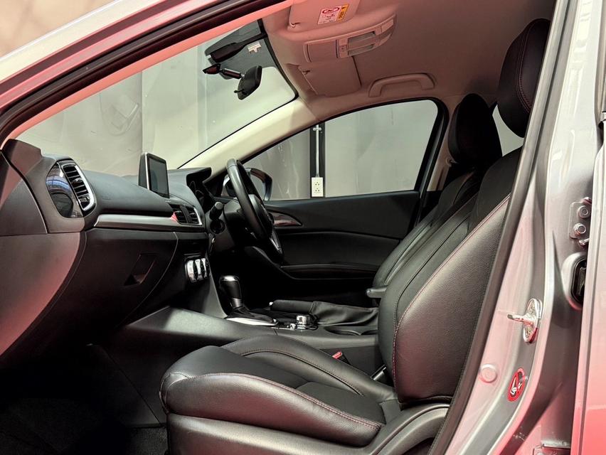 2016 MAZDA 3 2.0S 5 ประตู รถมือเดียวออกป้ายแดง รถวิ่งน้อยเพียง 90,000 กม รถเข้าศูนย์ทุกระยะ ไม่มีอุบัติเหตุครับ 13