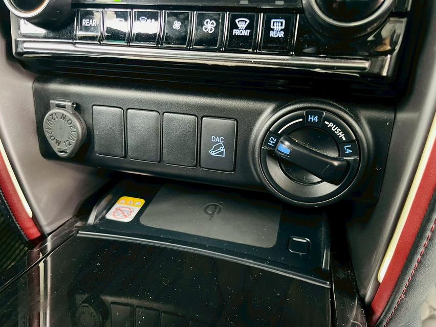 Toyota Fortuner 2.4 Legender 4WD ปี 23แท้ รูปที่ 12