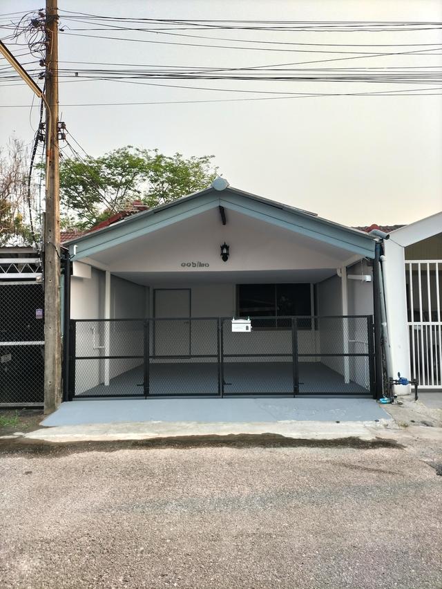 บ้านทาวน์เฮ้าส์2ห้องนอน1ห้องน้ำ 1