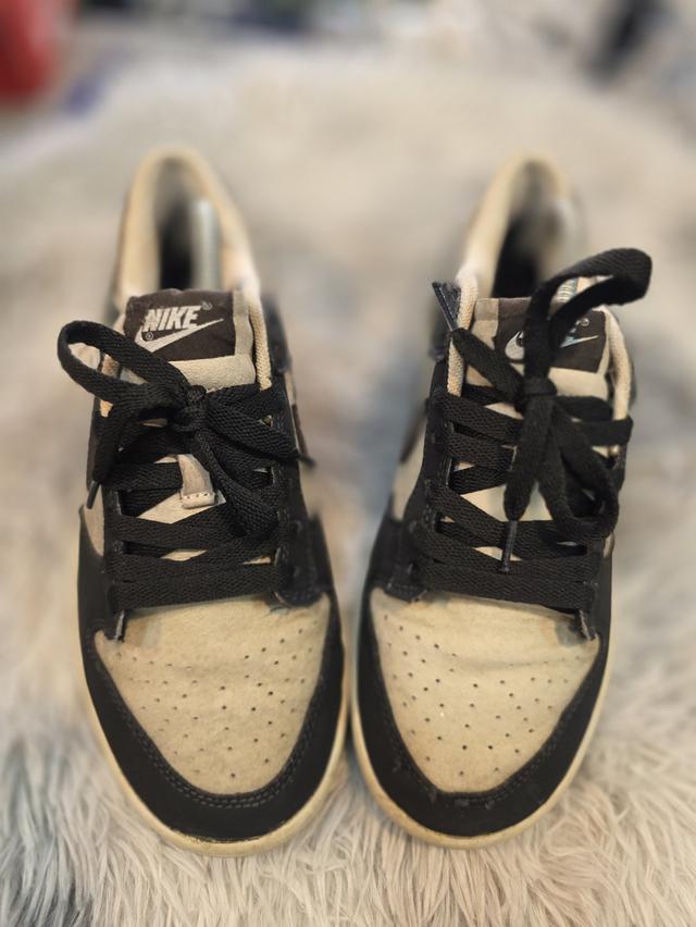 รองเท้าผ้าใบมือสองไนกี้แอร์ฟอร์ซ1 รูปที่ 2