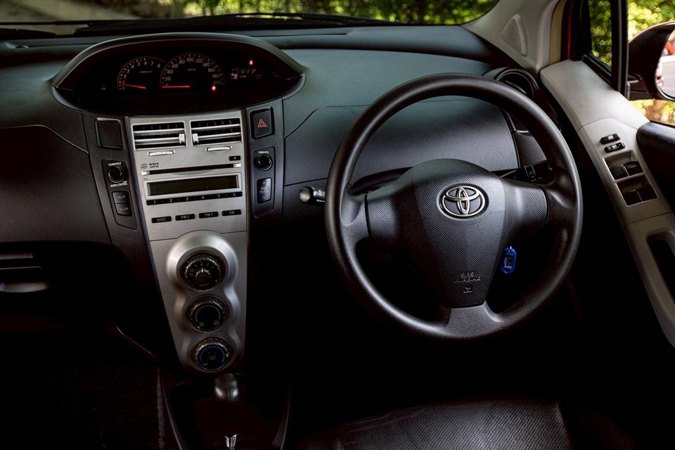 Toyota Yaris 1.2 J ปี 2006 สีแดง สวยสภาพดี  14