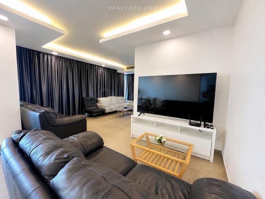 Urgent Sale — Large Corner Sea View Condo at Paradise Ocean View PattayaFire sale condo at Paradise Ocean View Pattaya. Spacious corner unit 11