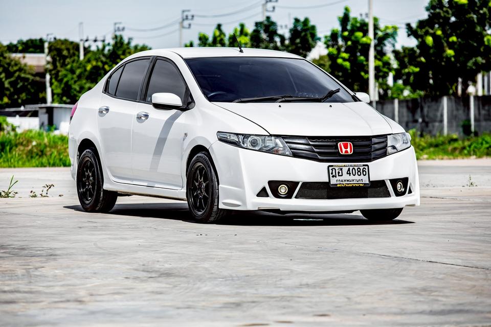 Honda City 1.5V ปี 2010 สีขาว สวยสภาพดี 4