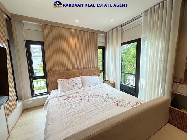 ขายบ้านเดี่ยวหลังมุม บิวท์อินทั้งหลัง มบ.พิมนารา ศรีนครินทร์-บางนา 62.6ตร.ว. 4นอน 3ห้องน้ำ มีห้องเมด+ห้องน้ำแยกเป็นสัดส่วน ราคา 11.5 ล้าน 11