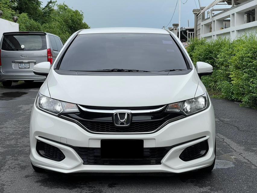 Honda Jazz GK 1.5 S MNC ปี 2018 สีขาว เลขไมล์ 48,xxx km.