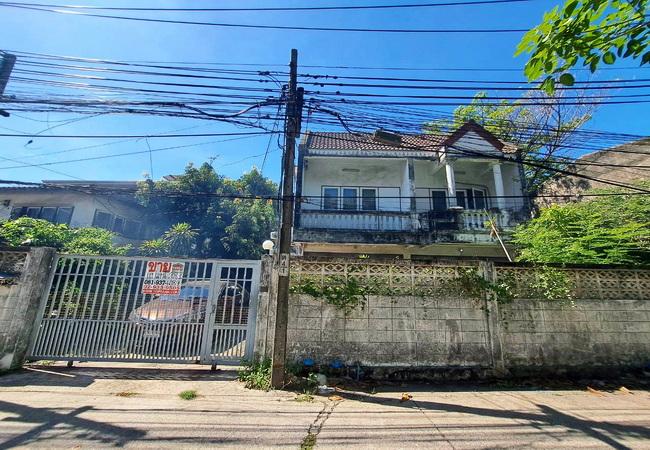 ขายที่ดิน ซอยสุขุมวิท 46 คลองเตย กรุงเทพมหานคร เนื้อที่ 208 ตร.ว. พร้อมสิ่งปลูกสร้าง 2