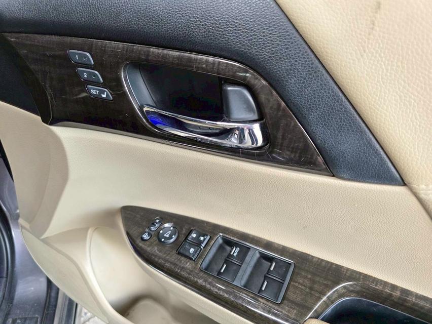 รหัสรถ WMT53 ACCORD 2.0EL ปี 2015  9