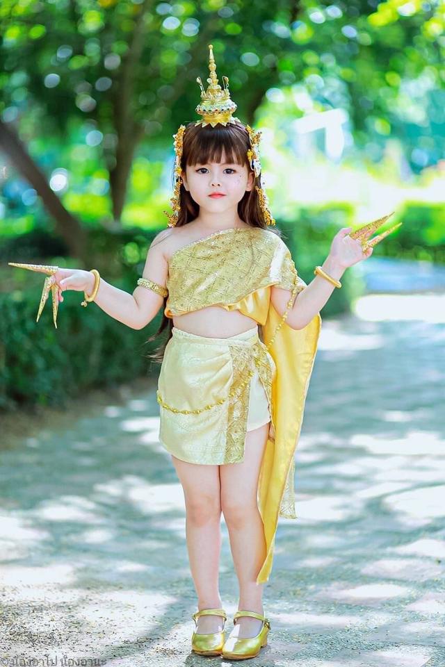 ชุดไทยเด็กหญิง สวยเก๋ด้านในเป็นกางเกง 1