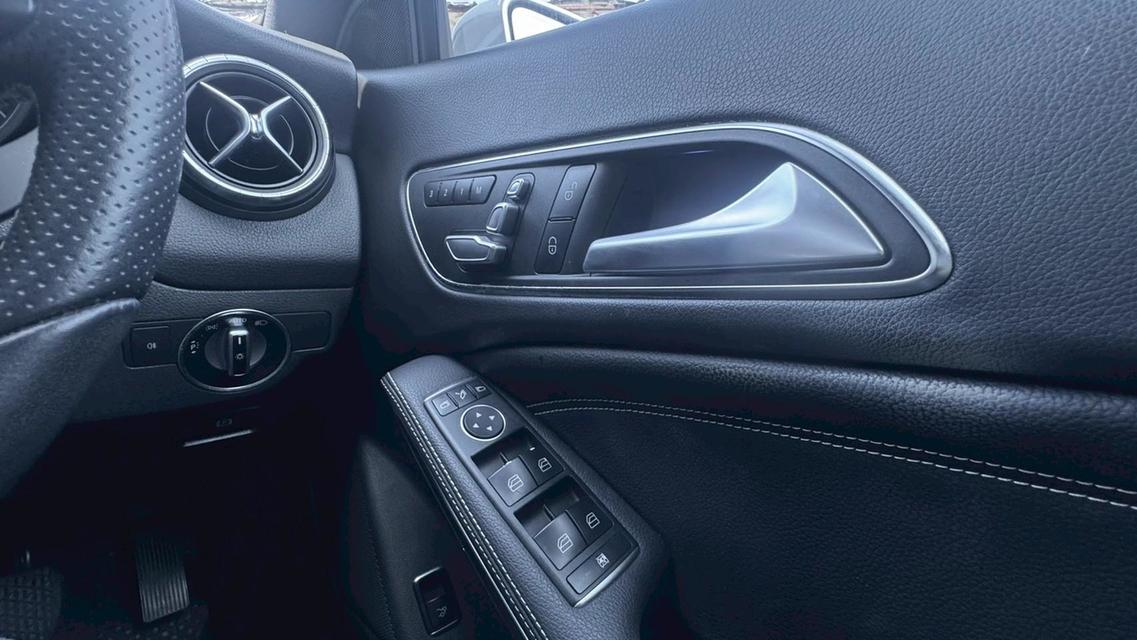 รหัสรถ TPV8822 CLA 200รุ่นย่อย : Urbanปี : 2018 17