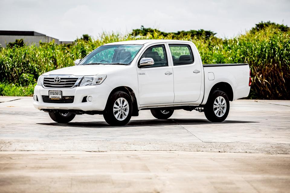 Toyota Vigo Champ Double Cab 2.7 E 4ประตู  ปี 2013 สีขาว
