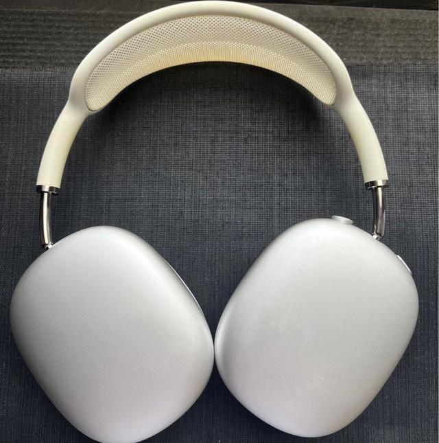 Airpod max silver  1