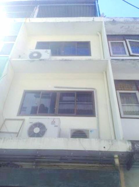 เซ็นทรัล พระราม 3 2.2 กม.ให้เช่าตึกแถว 3 ชั้น+ดาดฟ้า 21 ตร.วา. จันทน์19-27 BTS เซนต์หลุยส์ 1.7 กม.สภาพดี 3 นอน 3 น้ำ 1