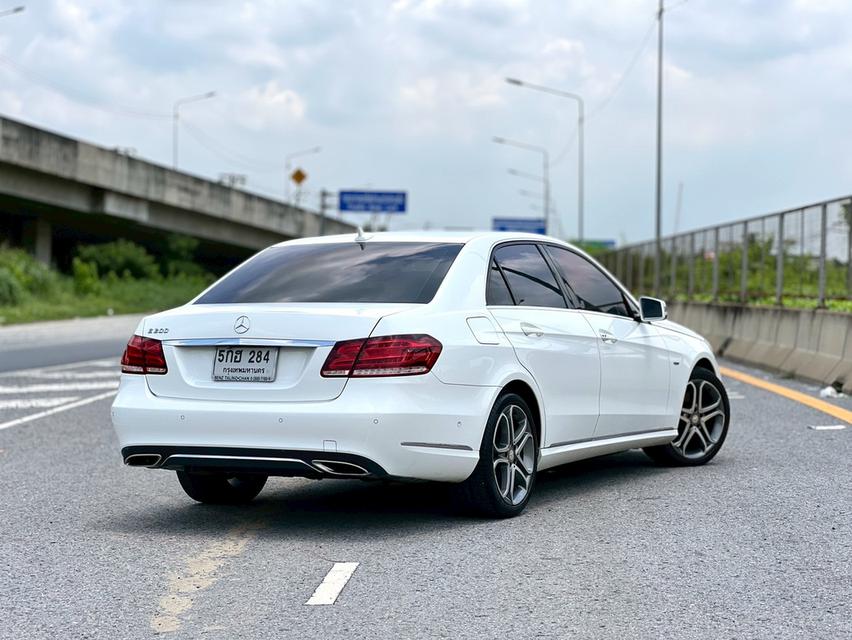 Benz E200 ปี2015 จด2017 รถบ้าน มือเดียว ไม่เคยชน ไม่เคยทำสี  ตะเข็บเดิมทั้งคัน 3
