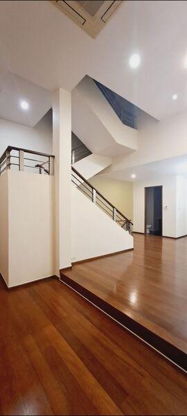 Lotus Point Elegant Townhouse 4 bedrooms for rent Near BTS Ekkamai 6