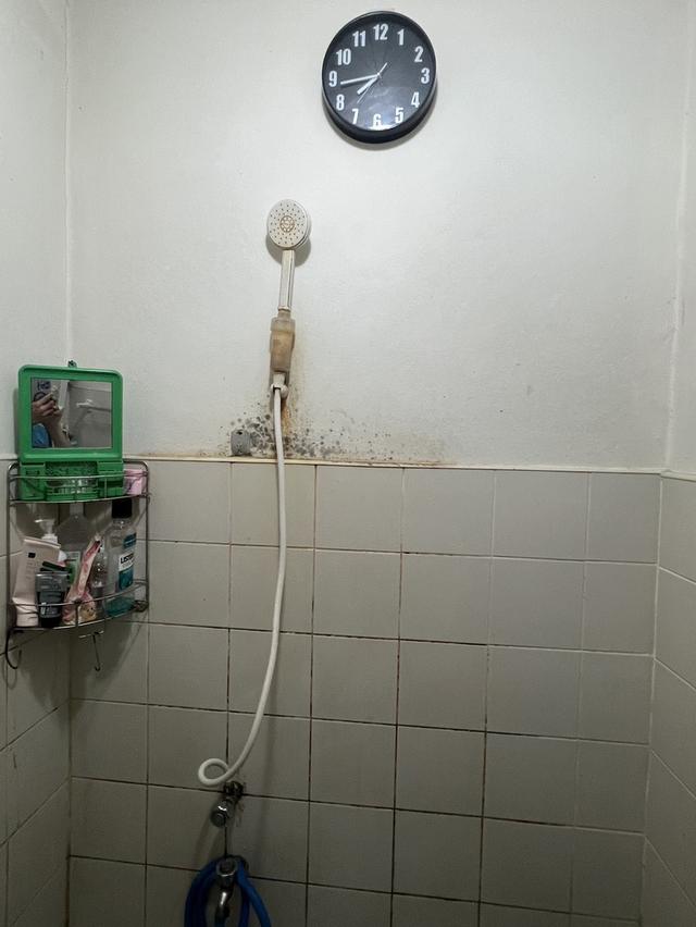 ขายห้องชุดบ้านเอื้ออาทรกู้กู ห้องริมมีหน้าต่างด้านข้างและหลัง พร้อมแอร์และเฟอร์นิเจอร์ สนใจติดต่อ 0818949179 idline ting9729 3
