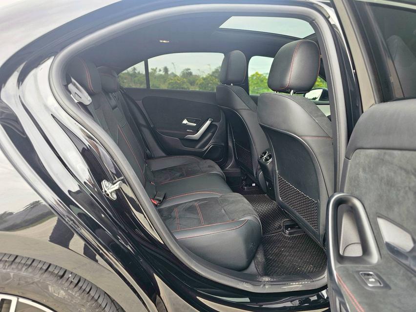 Mercedes-Benz A200 AMG Dynamic  facelift ปี 2023 9