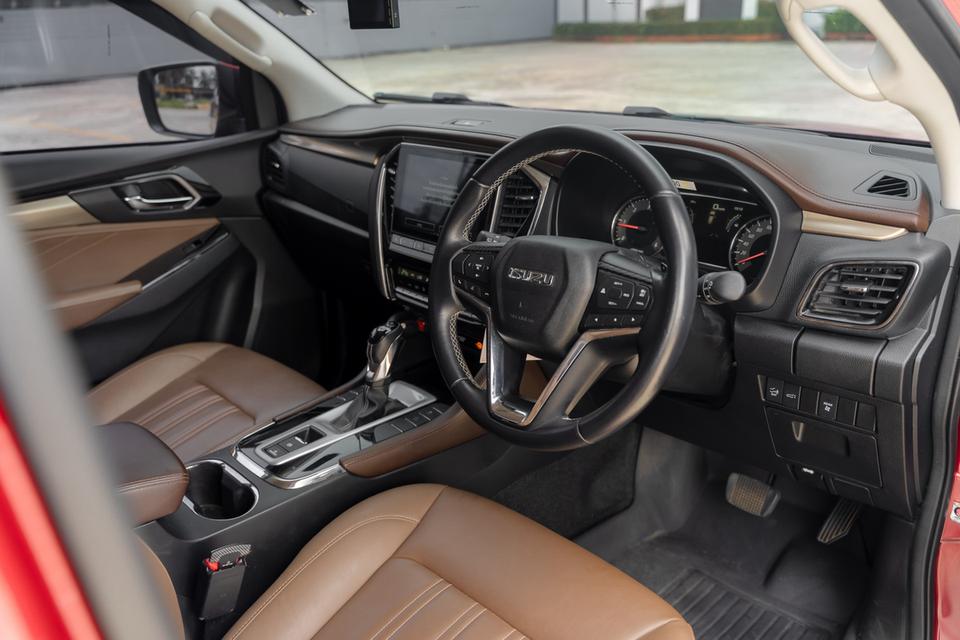 Isuzu MU-X 3.0 Ultimate 2WD 2023 สีแดง รุ่นท็อป 2WD รถเดิมๆจากโรงงาน รูปที่ 15