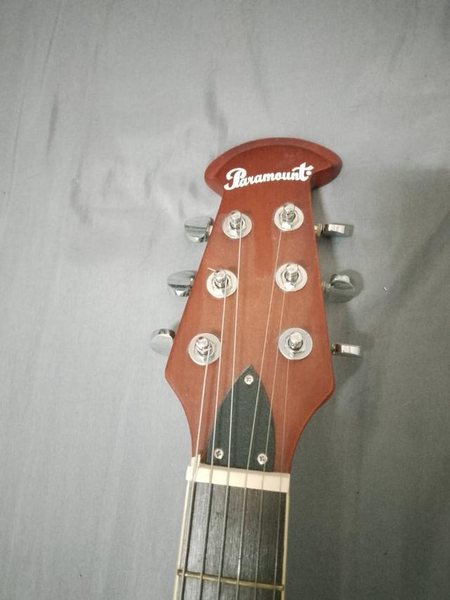 กีตาร์หลังเต่าไฟฟ้า 41" Paramount