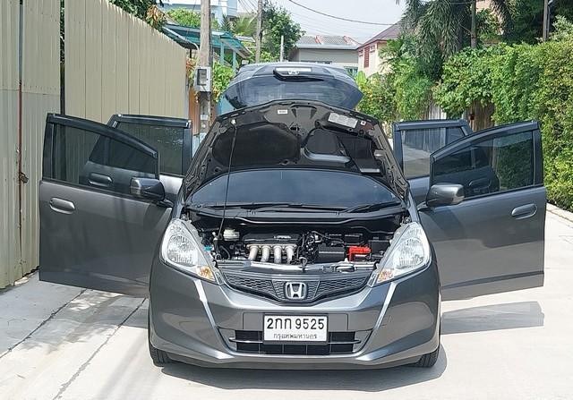 HONDA  JAZZ GE 1.5 V AUTO ปี 2013 รถสวย ฟรีดาวน์ T.086-527-9533 2