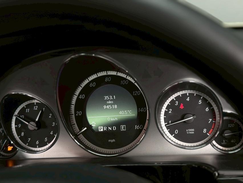 2011 BENZ E-CLASS, E200 CGI Avantgardeโฉม W212 ปี10-16 สีน้ำตาล รูปที่ 12