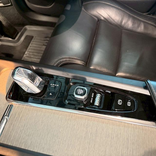 รหัสรถ 12AT6465 Volvo XC60 2.0 T8 Hybrid Twin Engine AWD Inscription | ปีจด : 2019 รูปที่ 12