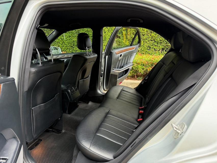 Benz E200 Edition E W212 Facelift ปี 2016 เจ้าของเดียว ใช้งานน้อย เบนซินล้วน หายาก รูปที่ 15
