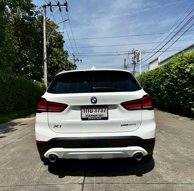 BMW X1 LCI sDrive20d X-Drive  โฉม F48 ปี 2021 รถสีเดิมทั้งคันไม่เคยมีอุบัติเหตุใดๆ ประกันชั้น1เหลือ ยางใหม่ 4 เส้น 2