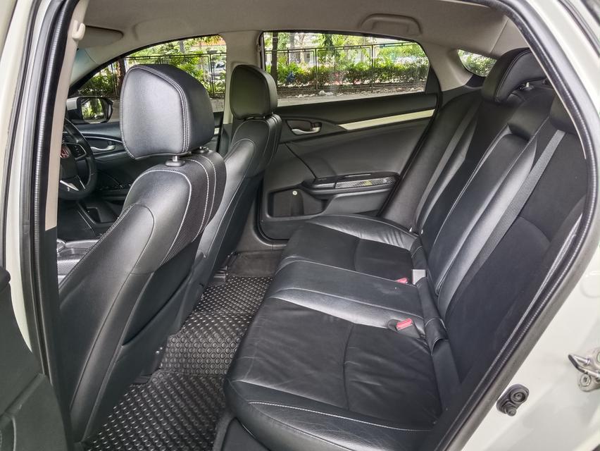 Honda Civic FC 1.8EL 2018 11