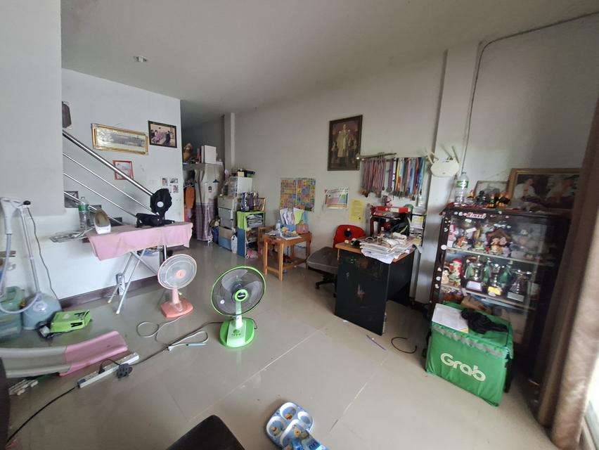 บ้านทาวน์โฮม 2 ชั้น 2 ห้องนอน 2 ห้องน้ำ 3
